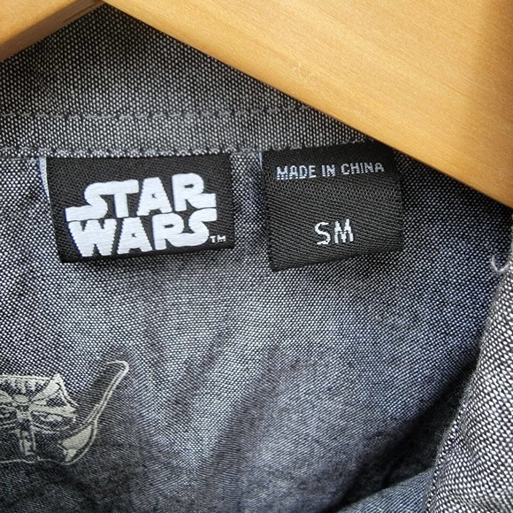 Star Wars Darth Vadar Mens Button Down Collar Small Shirt - Picture 6 of 8